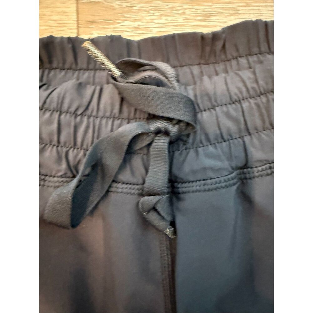 Lululemon Black Running Shorts Size 6 - Picture 8 of 8